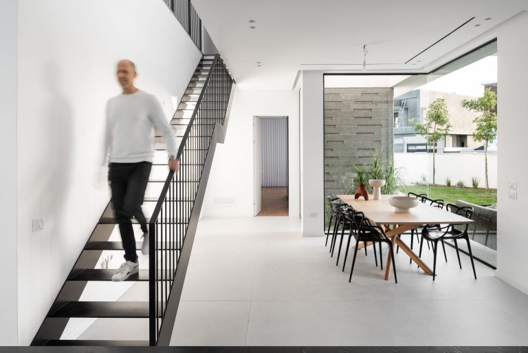 אדריכלות של ביטחון המדריך ההנדסי למעקות ומדרגות ב-2026 e-live